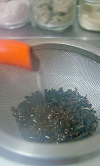 紅茶を飲むの準備