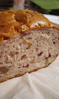 くるみとベリーのパン