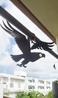 カラス避けの鳥