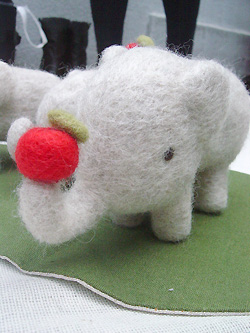フェルトの象